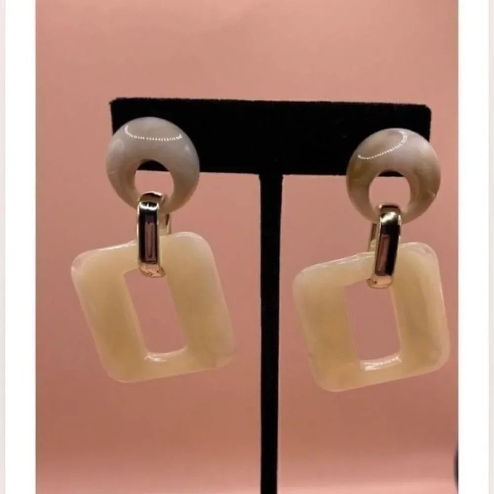 🔥❤️🔥 NEW Geometric Acrylic Beige Square Link Dangle Earrings